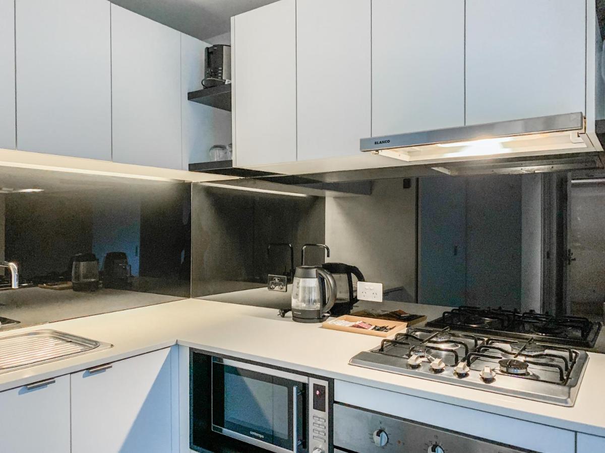 2 Bedroom Apartment With Stunning Views in Melbourne CBD - Aura on Flinders Exterior foto