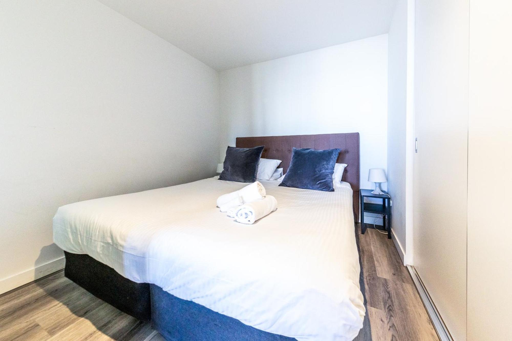 2 Bedroom Apartment With Stunning Views in Melbourne CBD - Aura on Flinders Exterior foto