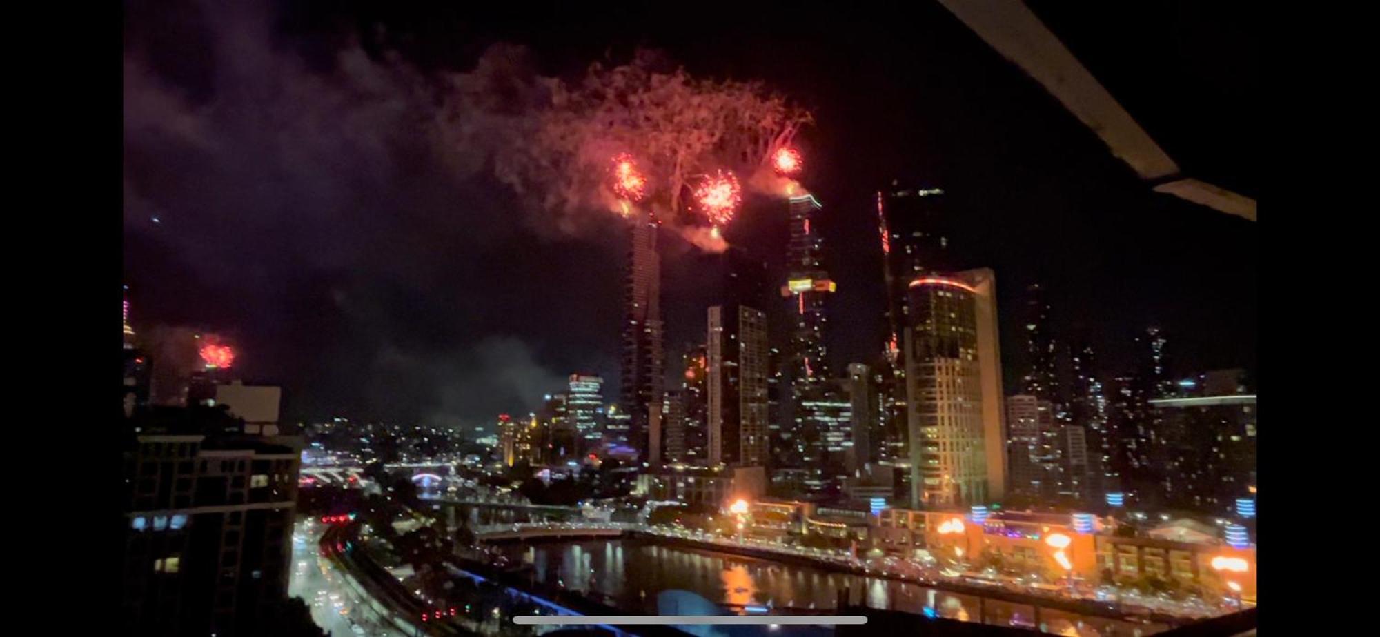 2 Bedroom Apartment With Stunning Views in Melbourne CBD - Aura on Flinders Exterior foto